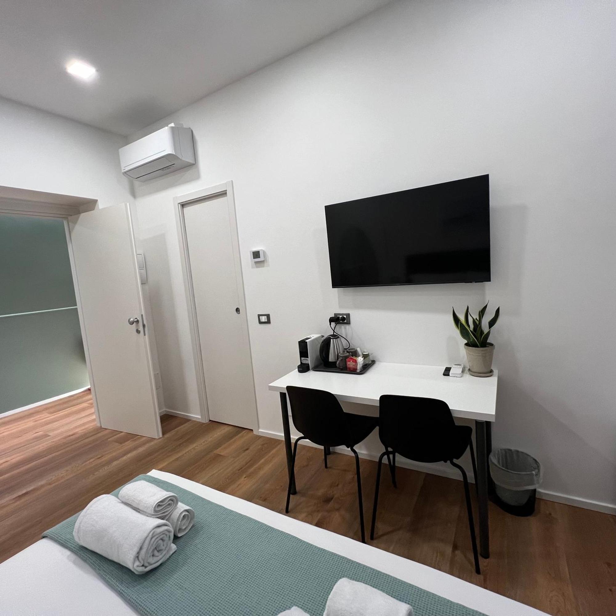 Sunrise Rooms La Spezia Exterior photo